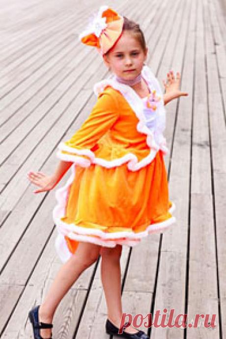 Если вы любите птичек, то почему бы не пойти на маскарад или другой театрализованный праздник в костюме одной из них, например, такой яркой и запоминающейся птички-невелички, как канарейка или кенар. А эти стихи-визитки помогут вам представить и защитить перед жюри и зрителями создаваемый образ.