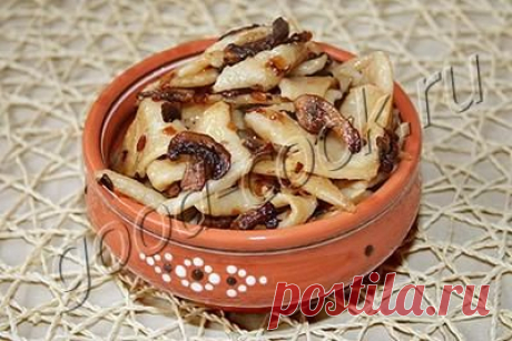 Хорошая кухня - сметанные галушки с жареными грибами. Кулинарная книга рецептов. Салаты, выпечка.