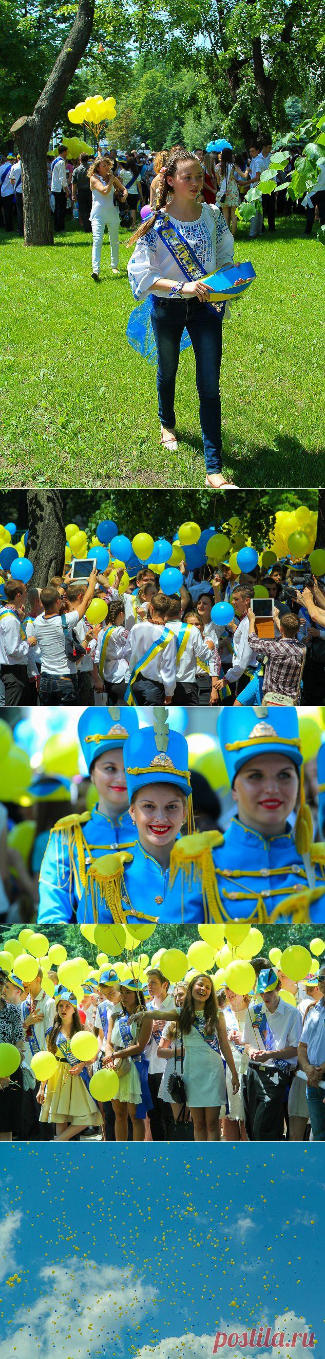В Днепропетровске прошел грандиозный парад выпускников - Днепропетровск