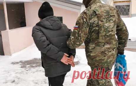 Варшава отрицает связь задержанного ФСБ с польскими спецслужбами. Центр общественных связей ФСБ ранее сообщил о задержании сотрудника режимного предприятия Пензенской области за сотрудничество со спецслужбой Польши