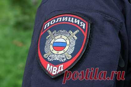 В российском городе подросток перед камерой избила мужчину-инвалида