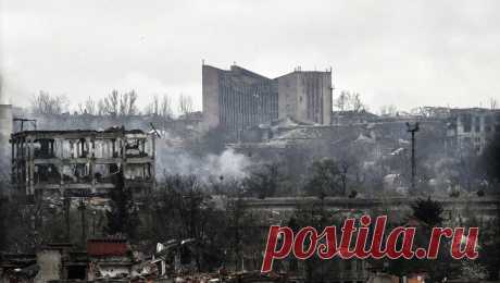 Глава ДНР призвал решить вопрос с инфраструктурой Артемовска. Гражданская инфраструктура города Артемовск (украинское название - Бахмут), которая уцелела после боевых действий, нуждается в консервации. Об этом заявил глава ДНР Денис Пушилин в эфире телеканала &quot;Соловьев Live&quot;, передает ...