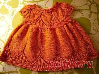 Детское платье спицами. 
Одеваем крошек красиво!!!