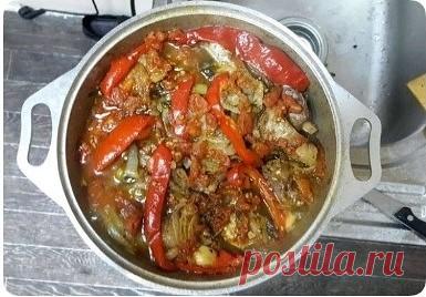 Армянское блюдо – хашлама из говядины 
Ингредиенты   
- говядина, 1 кг (грудинка) 
- картофель, 600-900 г 
- помидор, 5 шт. 
- болгарский перец, 2 шт. 
- луковица, 2 шт. 
- чеснок 
- зелень 
- черный перец 
- соль