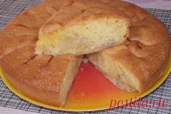 Шарлотка с яблоками и бананами | CityWomanCafe.com