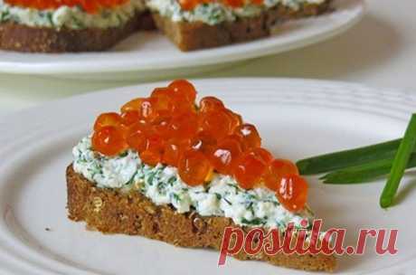 Бутерброды с красной икрой и творожным сыром — Сад Заготовка