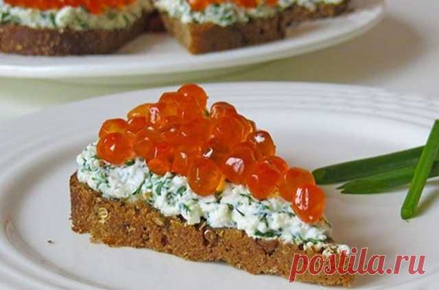 Бутерброды с красной икрой и творожным сыром — Сад Заготовка