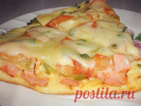 Пицца за 5 минут!
Очень быстрая и вкусная пицца. Справится даже ребенок
Ингредиенты: 
- Яйцо - 2 шт 
- Майонез - 4 ст. л.
- Сметанa - 4 ст. л.
- Мука (без горки) - 9 ст. л.
- Сыр
- Колбаса
- Грибы (По желанию)
- Помидор

Приготовление:

Смешать яйцо, муку, сметану, майонез. Тесто получается жидкое, как сметана.

Тесто вылить на сковороду и уже сверху положить любую начинку. У меня сосиски, потом чуть копченой колбасы, слегка прожаренные грибы.Сверху помидоры.

Сделать сето...