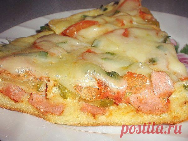 Пицца за 5 минут!
Очень быстрая и вкусная пицца. Справится даже ребенок
Ингредиенты: 
- Яйцо - 2 шт 
- Майонез - 4 ст. л.
- Сметанa - 4 ст. л.
- Мука (без горки) - 9 ст. л.
- Сыр
- Колбаса
- Грибы (По желанию)
- Помидор

Приготовление:

Смешать яйцо, муку, сметану, майонез. Тесто получается жидкое, как сметана.

Тесто вылить на сковороду и уже сверху положить любую начинку. У меня сосиски, потом чуть копченой колбасы, слегка прожаренные грибы.Сверху помидоры.

Сделать сето...