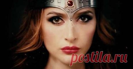 Самые гордые женщины по Знаку Зодиака Женщины этих знаков Зодиака — самые гордые и самоуверенные из всех.Эти дамы никогда не станут унижаться, не опустятся до того, чтобы бегать за мужчиной, не будут показывать другим свою уязвимость. Вы никогда не увидите женщин этих Знаков Зодиака в неопрятном виде и не застанете их врасплох. Вот кто из женщин по Знаку Зодиака самые гордые.