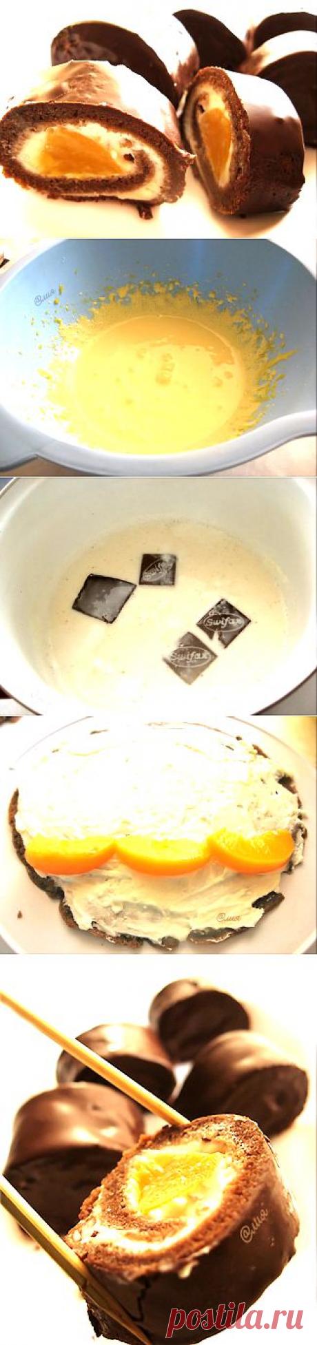 Сладкие роллы : Блины, блинчики, оладьи
Продукты для теста:
1 стакан молока,
1 плитка шоколада (100 г),
3 яйца,
1/2 ч.л. соды,
1/2 стакана сахара,
5 ст.л. растительного масла,
1 ст.л. какао-порошка,
мука,
щепотка соли. 
для начинки:
200 гр творога
консервированные абрикосы или персики