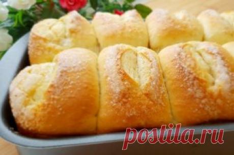 Это будет ваш любимый рецепт булочек. Воздушные, как пух! Булочки получаются невероятно легкие, воздушные, мягкие и вкусные! Дрожжевое тесто как пух. Готовить проще простого, а результат всегда на 100%. Даже спустя пару дней выпечка как свежая, сохраняется структура и вкус. Домашние булочки вам понравятся точно, если любите аромат и нежность свежей выпечки
