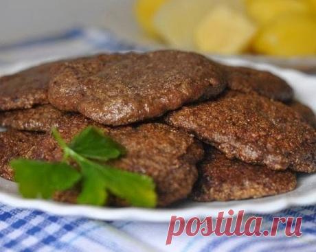 Отличные печёночные котлеты
▬▬▬▬▬▬▬▬▬▬▬▬▬▬▬▬▬▬▬▬▬▬▬▬▬
Ингредиенты:
-500 г куриной печени
-1 луковица
-1-2 зубчика чеснока
-1 яйцо
-5 ст.л. манной крупы
-соль, чёрный перец по вкусу
-растительное масло для жарки

Печень, лук и чеснок измельчить в комбайне до однородной массы или пропустить через мясорубку.
Посолить, поперчить, вбить яйцо, перемешать
Всыпать манную крупу, перемешать и оставить на 30-40 минут.
Выложить на сковороду по 1 ст.л. на котлету, обжарить с обоих стор...