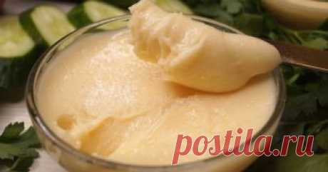Небывалая вкуснота из творога за 15 минут#чемпионатмира#франция Автор рецепта kalnina Небывалая вкуснота из творога за 15 минут#чемпионатмира#франция - пошаговый рецепт с фото. Плавленый сыр из творога. С таким сыром любой бутерброд будет вдвойне вкуснее и аппетитнее. Сыр получается очень вкусный и не чем не хуже магазинного, а приготовление по времени занимает минут 15.
