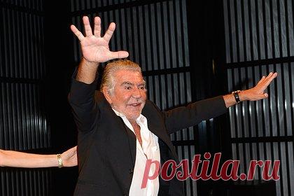 82-летний Роберто Кавалли стал отцом в шестой раз. Итальянский дизайнер Роберто Кавалли стал отцом в шестой раз. 82-летний основатель одноименного люксового бренда рассказал, что сына во Флоренции родила 37-летняя модель Сандра Нильсон, с которой он находится в романтических отношениях с 2014 года. По словам знаменитости, мать ребенка чувствует себя хорошо.