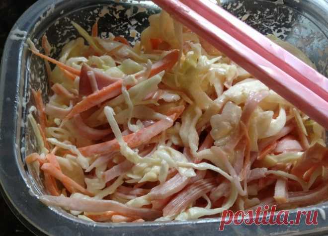 Морковный салат с сыром и чесноком