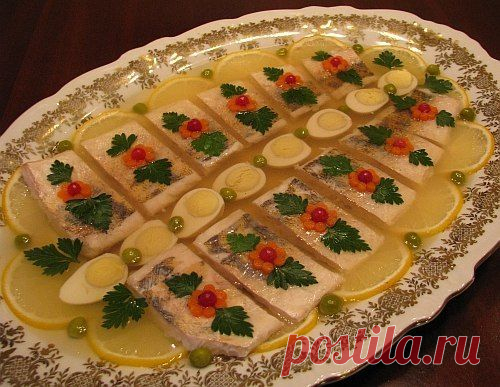 Праздничный заливной судак.