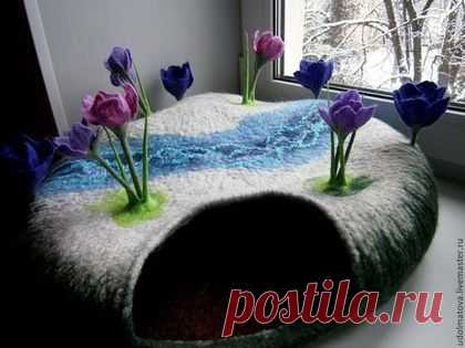 Купить Домик для кошки "Поляна с крокусами" - домик для кошки, Валяние, крокусы, полянка, кошачий дом