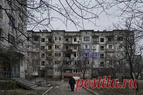 Из Соледара в Шахтерск эвакуировали более 170 человек. Из Соледара в Шахтерск Донецкой народной республики (ДНР) эвакуировали более 170 человек. Об этом в пятницу, 13 января, сообщили в администрации Шахтерска. Там уточнили, что в ближайшее время планируется эвакуировать еще 108 человек, среди которых будут дети.