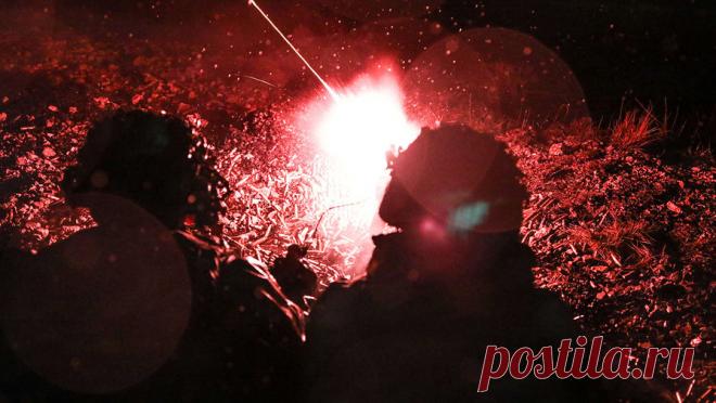 В Италии взорвали шестиэтажный дом, конфискованный у мафии. Итальянские власти в воскресенье провели контролируемый взрыв, уничтожив шестиэтажный дом, ранее конфискованный у мафиозной группировки "ндрангета" в южной области Калабрии. Как пишет La Repubblica, это здание, которое ранее было ...