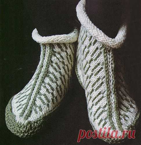 Ravelry: Garter Sole Slippers pattern by Elizabeth Zimmermann