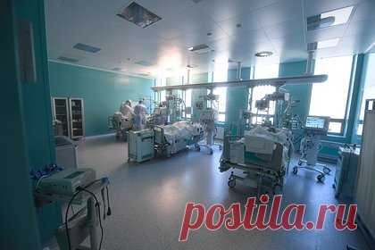 Стало известно о состоянии выпавшего из окна сына Михаила Ефремова. Стало известно о состоянии выпавшего из окна квартиры сына актера Михаила Ефремова Николая. Сообщается, что родственник артиста находится в коме и подключен к аппарату ИВЛ. Михаил Ефремов уже перенес две операции, по словам врачей, вероятность того, что он останется инвалидом после полученных травм, велика.