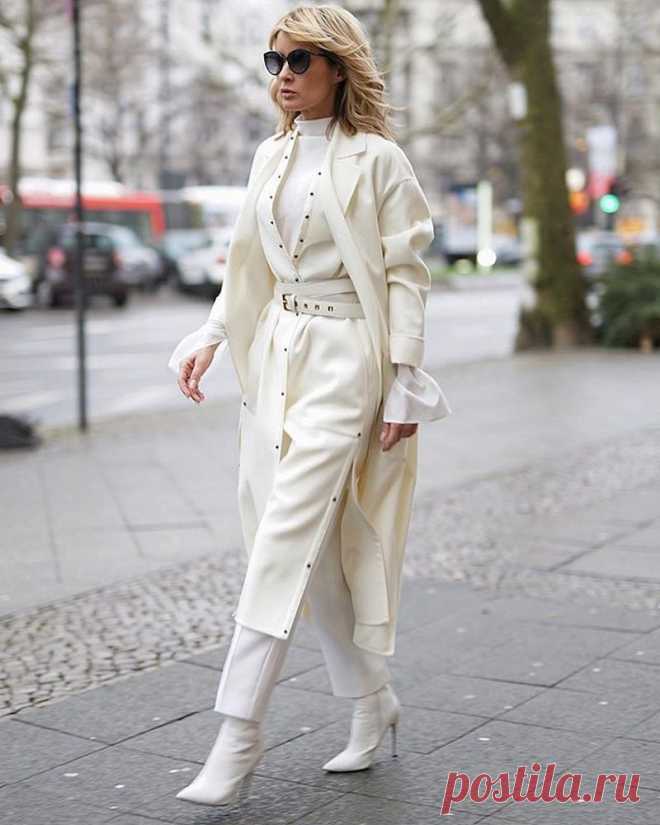 Монохромные образы в одежде: total look 2023
