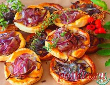 Слойки с луком – кулинарный рецепт