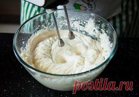 Знакомый кондитер научил делать крем из масла и молока за 5 минут. Подходит для любой выпечки