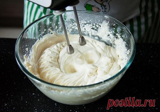 Знакомый кондитер научил делать крем из масла и молока за 5 минут. Подходит для любой выпечки