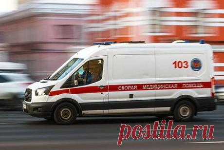 Российского пятиклассника нашли мертвым с предсмертной запиской. В одной из квартир Новосибирска обнаружили тело 11-летнего мальчика, ребенок оставил предсмертную записку. «Нашли предсмертную записку. В семье еще есть один ребенок, мама воспитывает одна, отца нет», — рассказала изданию знакомая семьи. При этом содержимое письма не раскрывается.
