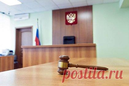 Россиянина осудят за участие в ОПГ в начале 2000-х годов. В Свердловской области следователи завершили расследование уголовного дела в отношении 52-летнего местного жителя, который в начале 2000-х годов участвовал в организованной преступной группировке (ОПГ). Мужчина проходит обвиняемым по двум статьям. Его задержали только в феврале 2023 года.