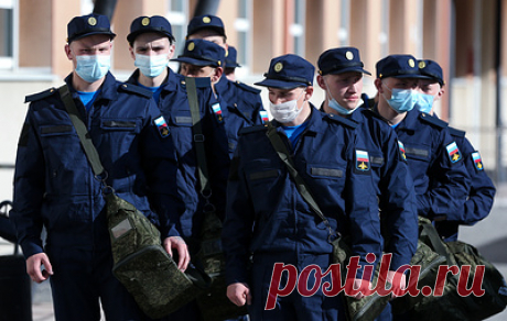 Минобороны сообщило о решении нарастить численность резервистов. Граждане, зачисленные в мобилизационный людской резерв, обеспечиваются современной экипировкой, денежными выплатами, всеми видами довольствия, а также квалифицированной медицинской помощью