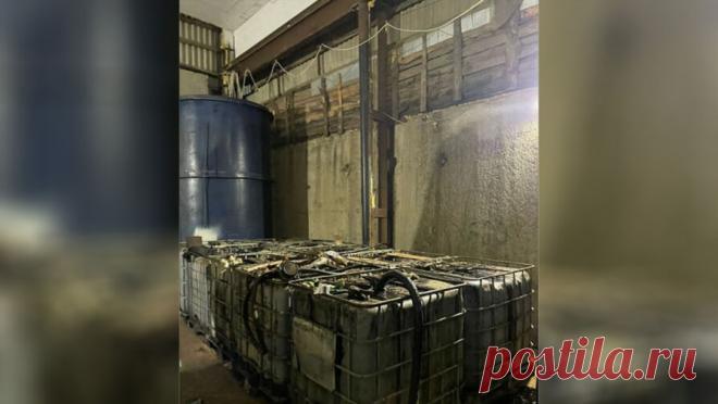 Россияне попытались украсть 43 тонны нефти и попались ФСБ. Во Владимирской области сотрудники ФСБ пресекли кражу 43 тонн нефти из нефтепровода двумя мужчинами. Об этом сообщает "МВД Медиа". По версии следствия, двое россиян в возрасте 36 и 48 лет сговорились и подключились к ...