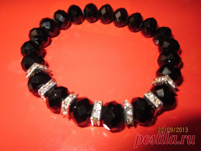 БРАСЛЕТ ИЗ ОНИКСА СО ВСТАВКАМИ ИЗ ЦИРКОНИЯ.  1300 ТЕНГЕ.