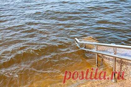 На Украине рассказали о грозящей серьезными убытками проблеме. Рекордное весеннее половодье на Украине грозит серьезными убытками, под угрозой также оказался будущий урожай. О новой проблеме рассказало издание «Страна.ua». По данным «Укргидроэнерго», уровень воды почти на метр превысил аналогичные показатели прошлого года, подобное явление происходит раз в десять лет.