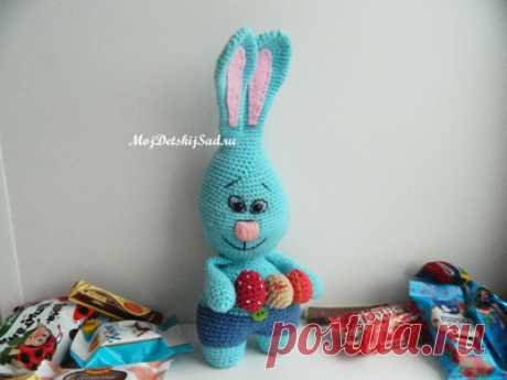 Пасхальный кролик крючком: подробное описание с фото Символ пасхи во многих странах - пасхальный кролик. Связанный пасхальный кролик крючком может стать прекрасным сувениром на большой праздник. Подробный мастер-класс со схемами и описанием.
