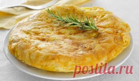 Омлет с сыром и хлебом