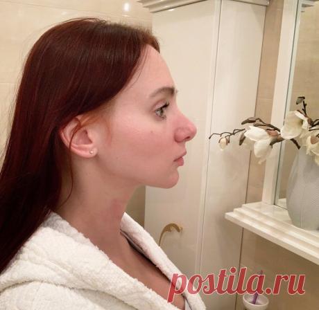 Простые вечерние упражнения для шеи, которые помогают мне выглядеть на 15 лет моложе | ЛИМОН – для ЗОЖ | Яндекс Дзен