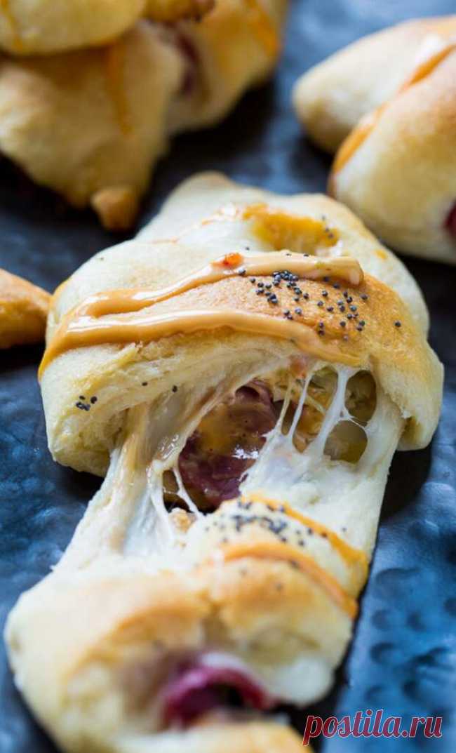 9 обалденно вкусных закусок из слоеного теста