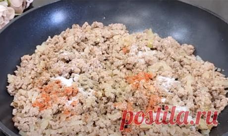 Мясной пирог-минутка без возни с тестом. За полчаса получается противень на несколько дней