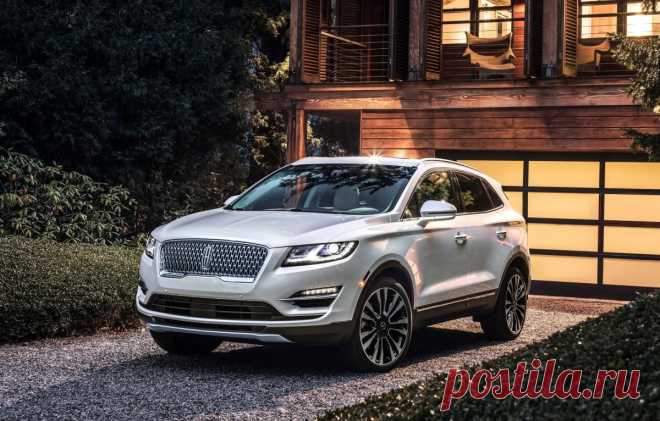 Обновлённый кроссовер Lincoln MKC 2019 модельного года Премиальная американская компания Lincoln официально представила обновлённый кроссовер MKC 2019 модельного года. Публичная премьера «посвежевшего» автомобиля популярного сегмента SUV состоится в рамках Международного автосалона в Лос-Анджелесе-2017