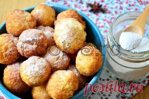 Пончики ТВОРОЖНЫЕ - Пошаговый рецепт с фото 
мука – 1 стакан (с горкой)
творог – 1 стакан
сахар – 4 ст.л.
подсолн. масло – 250 мл
яйцо куриное – 1 шт.
ванильная эссенция – 2 капли
сода – 1 ч.л.