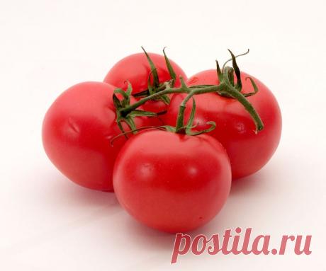 Морковь и помидоры особенно полезны для мужчин.Оказалось, именно ликопин — пигмент, отвечающий за насыщенный красный цвет овощей —  помогает сохранять свои репродуктивные функции даже в старшем возрасте. Его «братья» для оранжевой окраски, каротиноиды, в человеческом организме выполняют очень схожие функции.