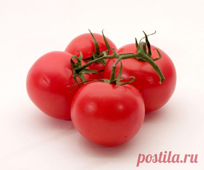 Морковь и помидоры особенно полезны для мужчин.Оказалось, именно ликопин — пигмент, отвечающий за насыщенный красный цвет овощей —  помогает сохранять свои репродуктивные функции даже в старшем возрасте. Его «братья» для оранжевой окраски, каротиноиды, в человеческом организме выполняют очень схожие функции.