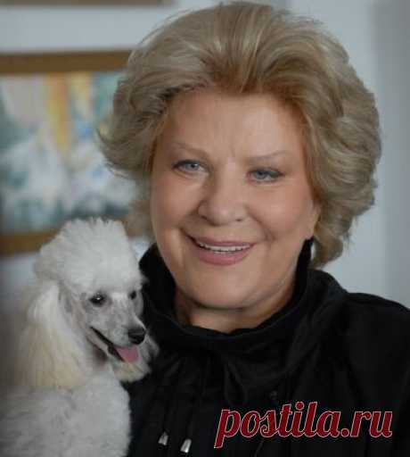 У ног распятого Христа...