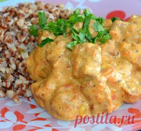 Мясо в сметанно - чесночном соусе