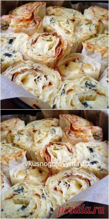 Слоёный пирог из лаваша с творогом, сыром и зеленью