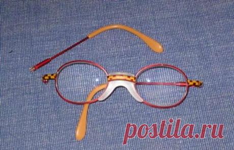 Как всего за минуту починить пластиковую дужку очков . Милая Я