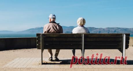 10 упражнений для моторики. Как сохранить ловкость рук в пожилом возрасте С возрастом координация и точность движений рук постепенно снижаются. Чаще всего это связано с естественными изменениями в работе мозга, состоянием суставов и замедлением кровообращения в конечностях. Регулярные упражнения для пальцев помогают пожилым людям сохранить активность и улучшить общее самочувствие.